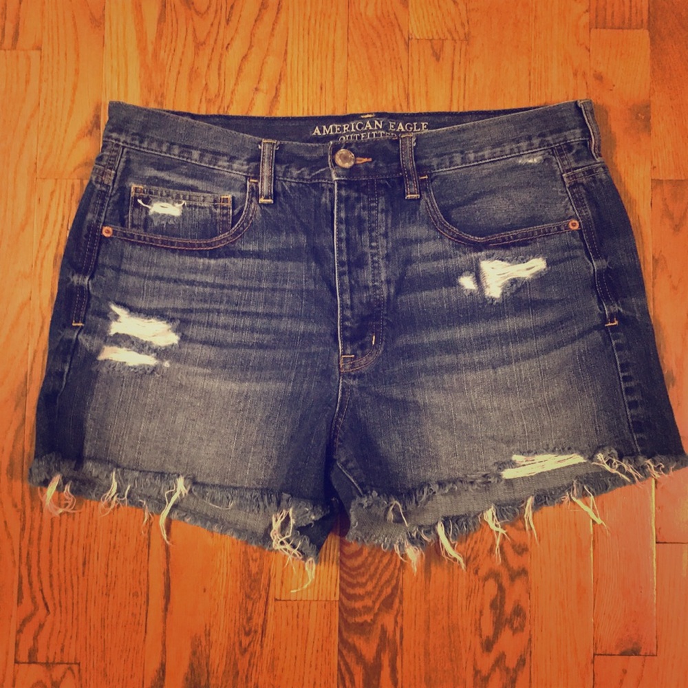 American Eagle Distressed Shorts Size 12
